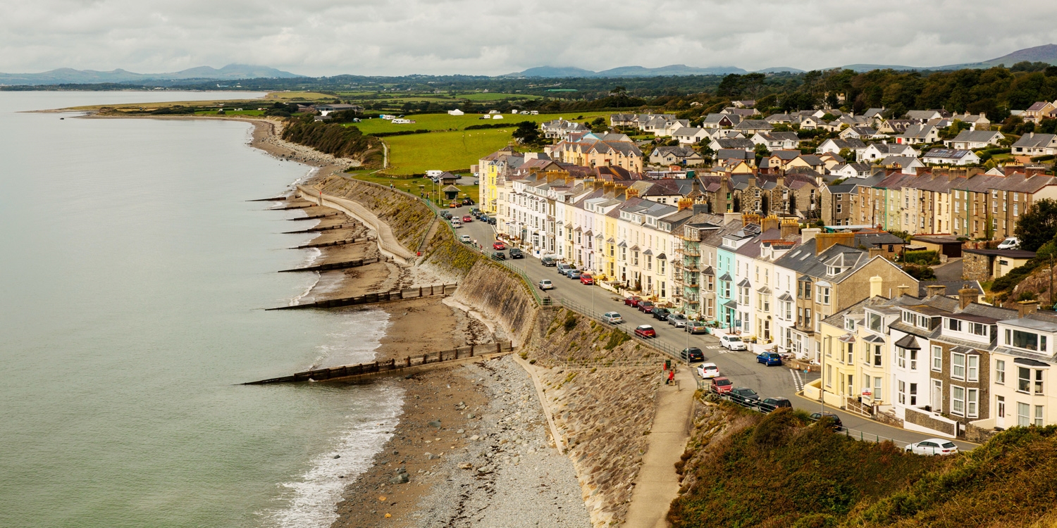 Criccieth is a popular resort, complete with 13th-century castle, beaches, and views of Snowdonia's mountains 